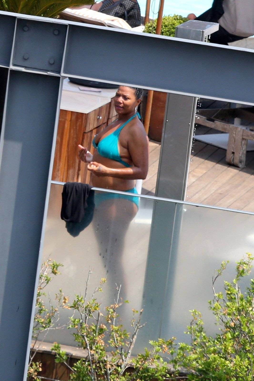 Queen Latifah curte piscina de hotel com a namorada no Rio de Janeiro -  Fotos - R7 Pop