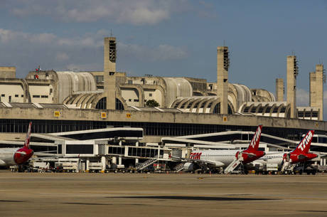 Mercadoria foi interceptada no Aeroporto Internacional Tom Jobim Mercadoria foi interceptada no Aeroporto Internacional Tom Jobim