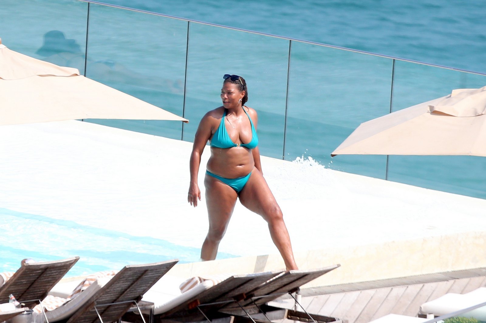 Queen Latifah curte piscina de hotel com a namorada no Rio de Janeiro -  Fotos - R7 Pop