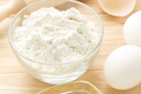 Alimentos antioxidantes como ovos e farinha de trigo ajudama manter a pele bonita