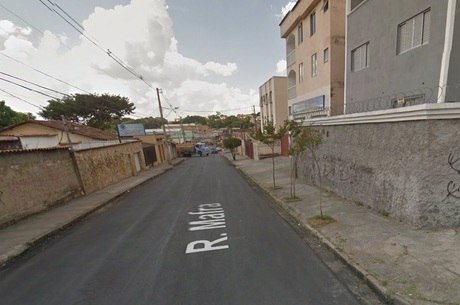 Os suspeitos foram abordados em uma rua do bairro Coqueiros