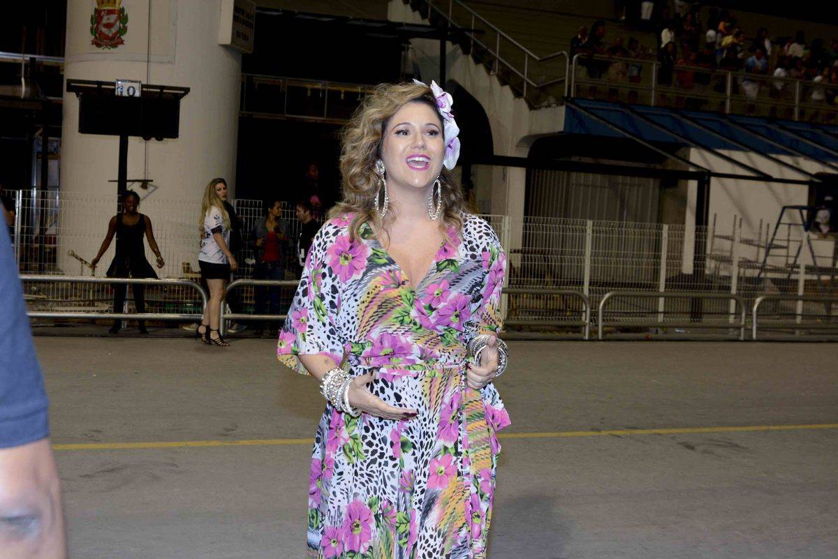 Loiraça, Maria Rita aposta em vestido florido para sambar no ensaio técnico  da Vai-Vai - Fotos - R7 Carnaval 2015