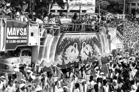 A banda Chiclete com Banana no trio em 1983 A banda Chiclete com Banana no trio em 1983
