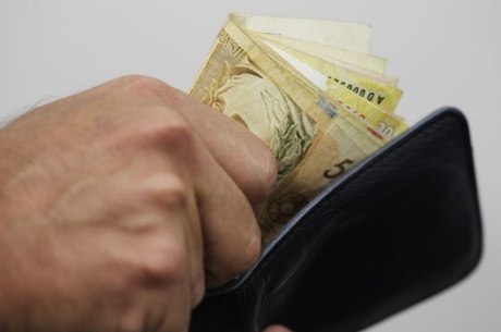 Cheque especial tem juros muito altos