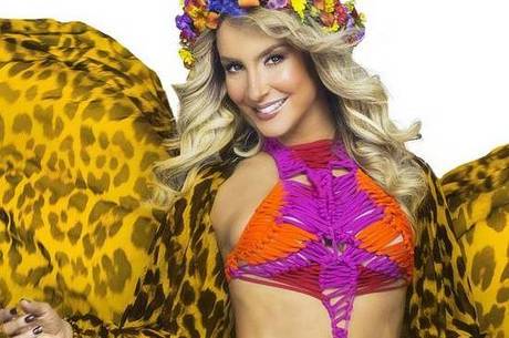 Claudia Leitte desfila no próximo domingo (15) Claudia Leitte desfila no próximo domingo (15)