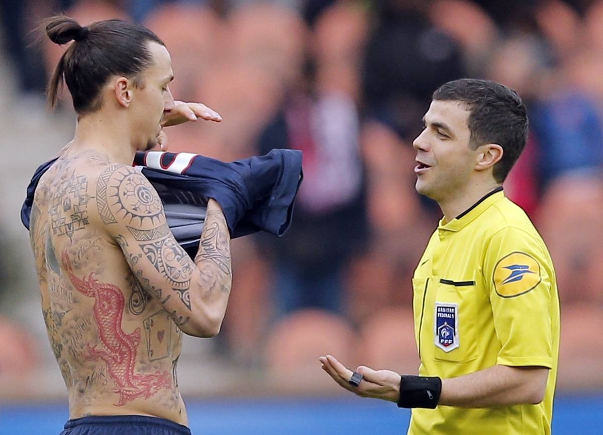 Video: Zlatan Ibrahimovic Tattoos Over 805 Million Names On His Body To  Campaign Against Hunger And Poverty In The World – BlinkMediagh