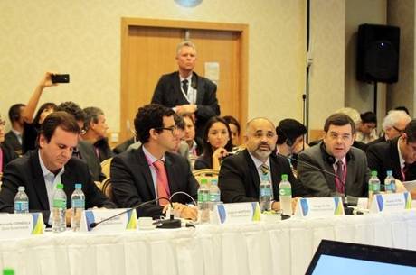 Ministro George Hilton se encontrou com membros do COI no Rio Ministro George Hilton se encontrou com membros do COI no Rio