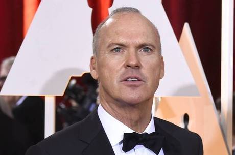 Michael Keaton foi rápido na hora de esconder o discurso Michael Keaton foi rápido na hora de esconder o discurso