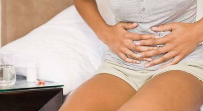 Fortes cólicas menstruais são sinal de alerta da doença