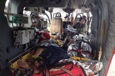 Duas vítimas tiveram ferimentos graves e foram levadas de helicóptero ao Hospital de Pronto-Socorro João 23, em BH