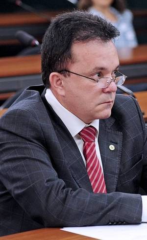 Vander Loubet foi absolvido pelo STF Vander Loubet foi absolvido pelo STF