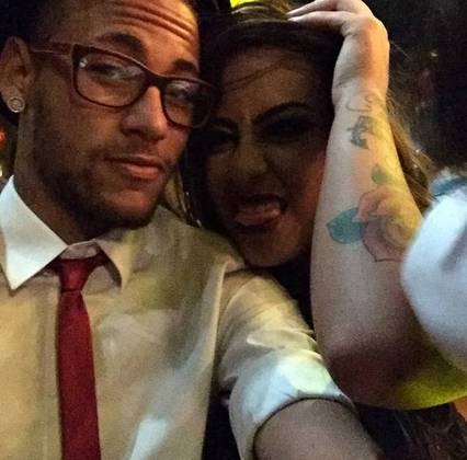 Ex-affair de Neymar esquece craque e engata namoro com outro - Fotos - R7  Futebol