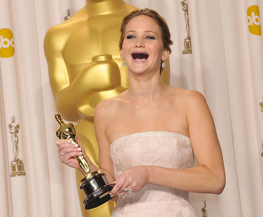 Jennifer Lawrence ganhou o Oscar de melhor atriz em 2013, mas provavelmente perderia alguns corações se tivesse um sorriso como esse