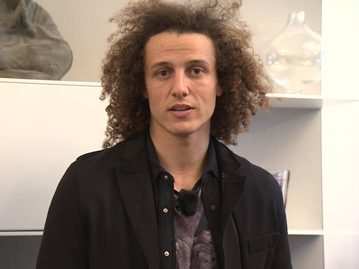 Os craques das tesouras comentam o cabelo de David Luiz