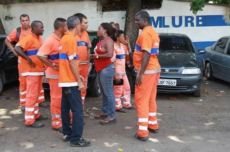 Audiência terminou sem acordo entre grevistas e a Comlurb Audiência terminou sem acordo entre grevistas e a Comlurb