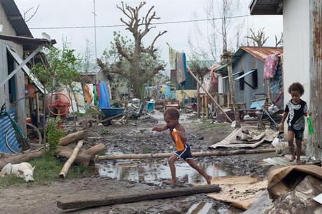 Na capital, Port-Vila, 80% das casas ficaram seriamente danificadas