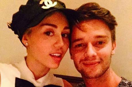 Miley teria se entendido com o namorado Patrick
Miley teria se entendido com o namorado Patrick