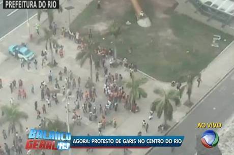 Garis se reúnem para manifestação no centro do Rio