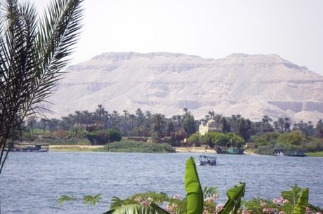 Naufrágios são elativamente comuns no Nilo, sobretudo devido ao estado precários das embarcações e ao excesso de viajantes