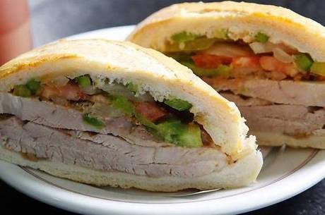 Mitológico sanduíche de pernil