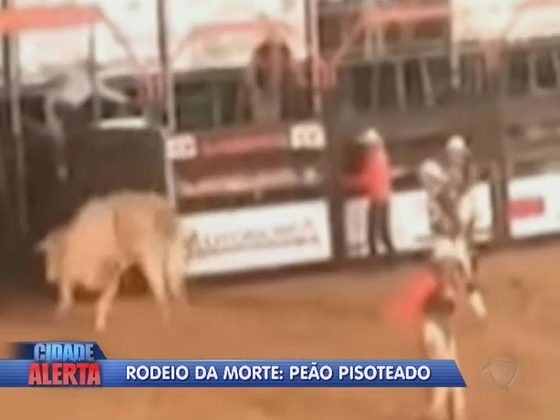 Peão brasileiro morre após ser pisoteado por touro em rodeio nos