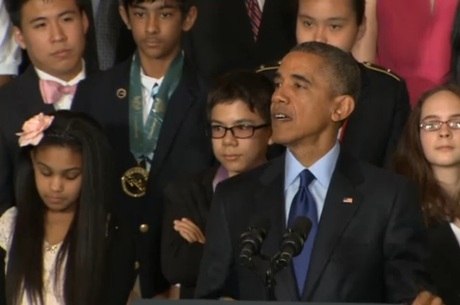 Obama interrompe seu discurso na Feira de Ciências 