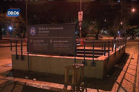 Criminosos assaltaram usuários do metrô na estação Catete Criminosos assaltaram usuários do metrô na estação Catete