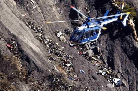 Avião com 150 pessoas caiu nos Alpes Franceses na semana passada