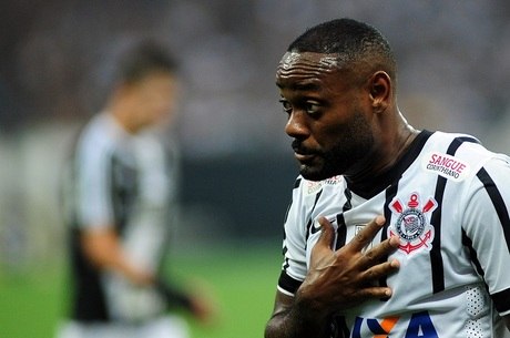 Hoje no Timão, Vagner Love foi revelado no arquirrival Palmeiras