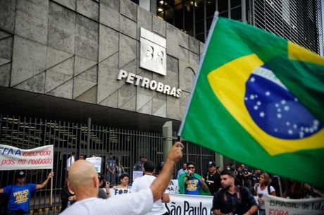 A Petrobras diz ter direito a receber uma parte do dinheiro originário de acordos de leniência que estão da operação Lava Jato