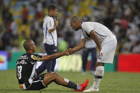 Tássio e Rodrigo, durante o empate na Taça Guanabara
