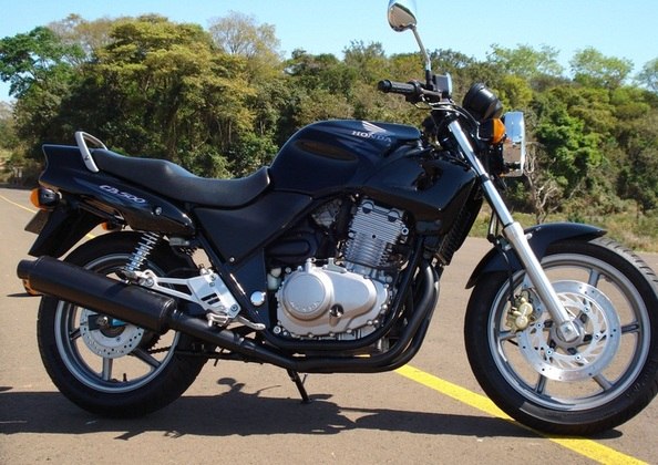 Conheça detalhes de 5 motos esportivas seminovas de até R$15 mil
