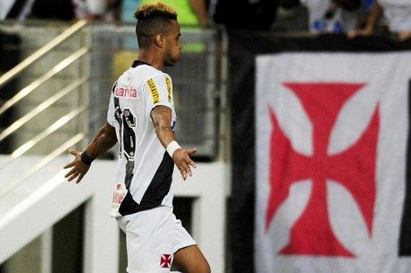 Rafael Silva comemora o gol da vitória do Vasco da Gama