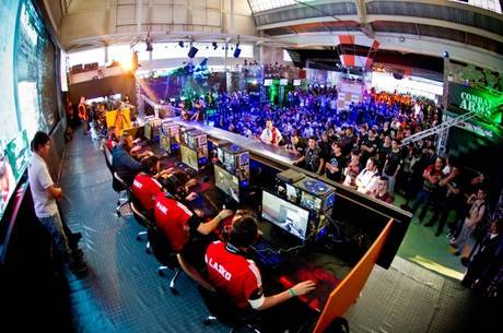 Gamers competem em XMA Mega Arena Gamers competem em XMA Mega Arena