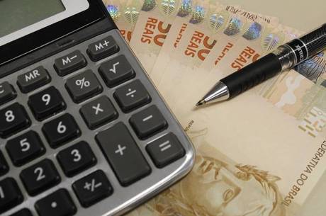 Cheque especial e empréstimo estão mais baratos do que no início do ano -  Notícias - R7 Brasil