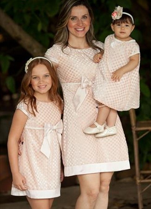 roupa de festa mae e filha iguais