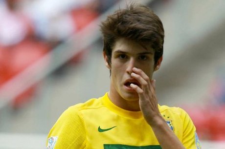 Brasil estreia no Pan com goleada sobre Canadá no futebol masculino