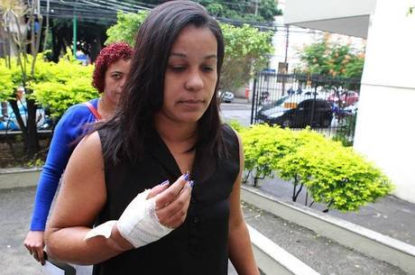 Ana Paula foi atacada com uma faca na manhã desta sexta