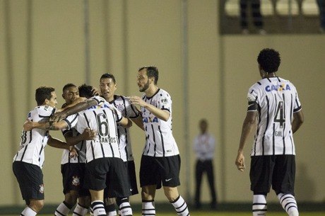 Corinthians venceu a Chapecoense em Araraquara
