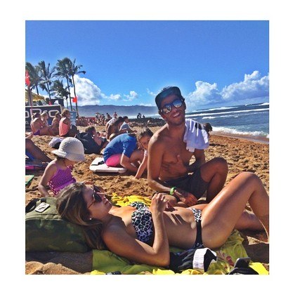 Surfista Filipe Toledo assume namoro com modelo carioca e surpreende fãs  nas redes sociais - Retratos da Bola - Extra Online