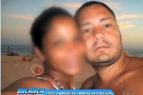 Menino que viu pai morrer na Mangueira imita gesto de tiro com indicador na  cabeça e diz: 'Pou. Papai dormiu' - Casos de Polícia - Extra Online