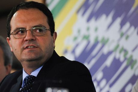 Barbosa: Estabilidade fiscal do País ficaria em risco com o projeto