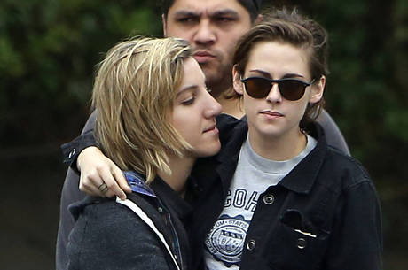 Kristen Stewart está namorando sua assistente pessoal, Alicia Kristen Stewart está namorando sua assistente pessoal, Alicia