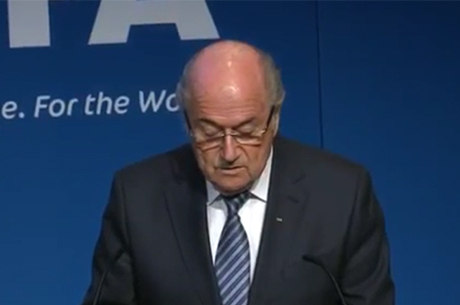 Blatter terá seu sucessor escolhido no mês de fevereiro