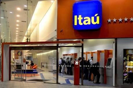 Agência do Itaú Unibanco, que prevê queda no PIB Agência do Itaú Unibanco, que prevê queda no PIB