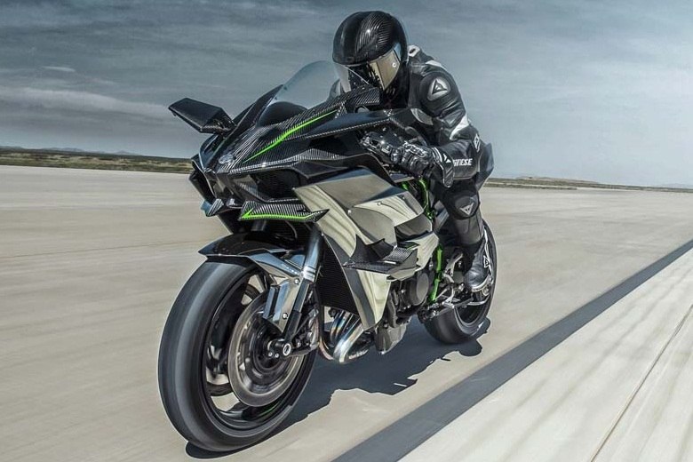 Kawasaki H2R quebra recorde mundial de velocidade a 331 km/h na