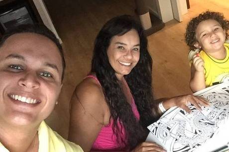 Solange Couto Recebe Visita De Filho Mais Novo E Marido No Hospital Entretenimento R7 Famosos E Tv