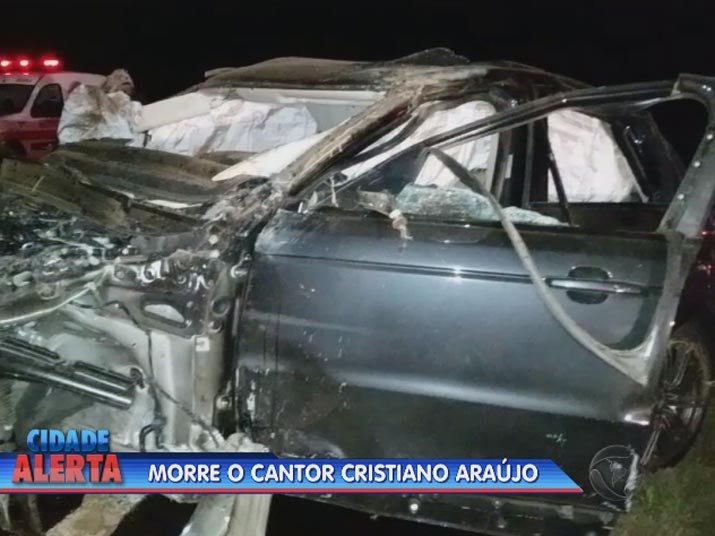 Ele não falava coisa com coisa, diz motorista que ajudou no resgate do  cantor - Fotos - R7 Cidade Alerta