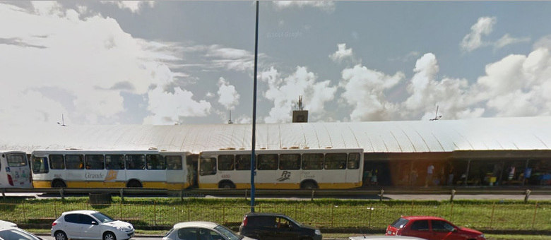 Quinze linhas de ônibus de Salvador deixam de trafegar no local