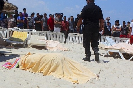 Turistas são assassinados em praia no sul da Tunísia